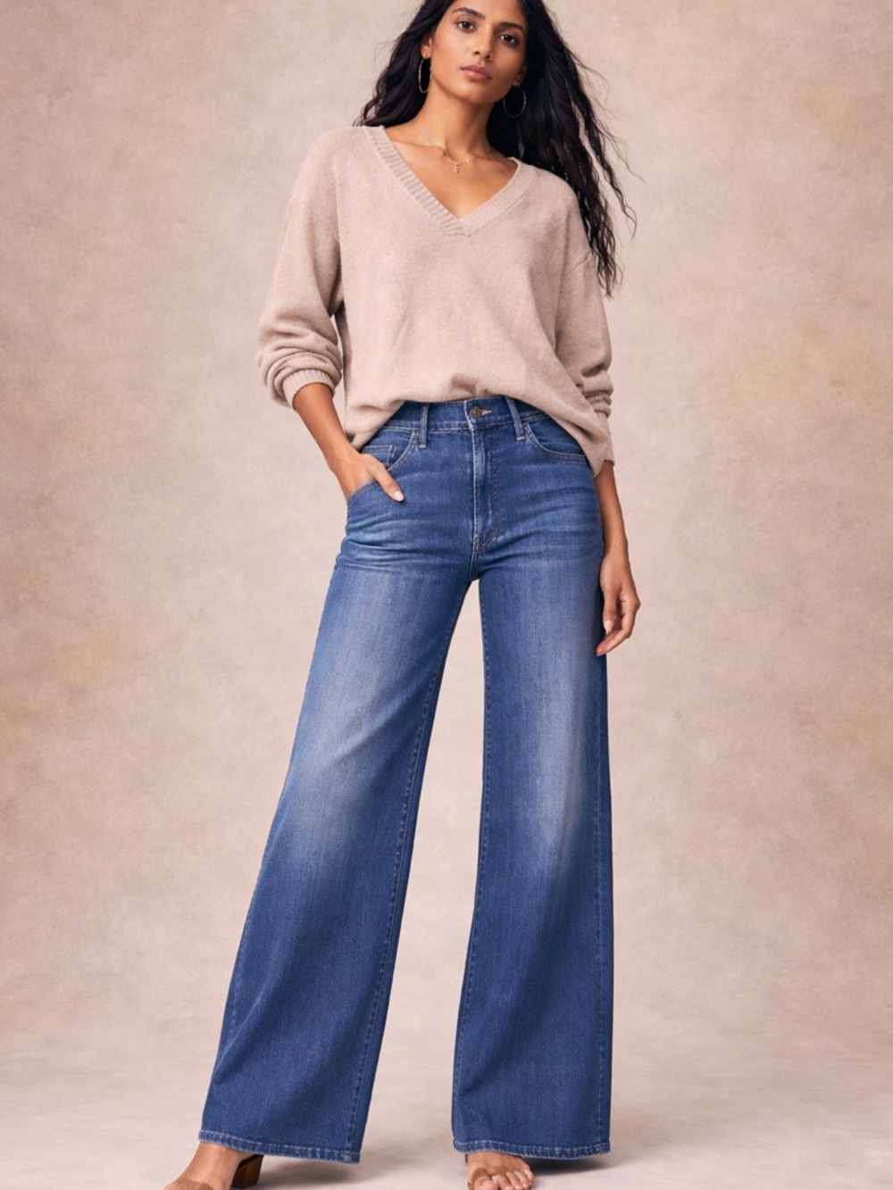 #138 🌷Emma Knudsen Soft V-Neck Sweater in Taupe